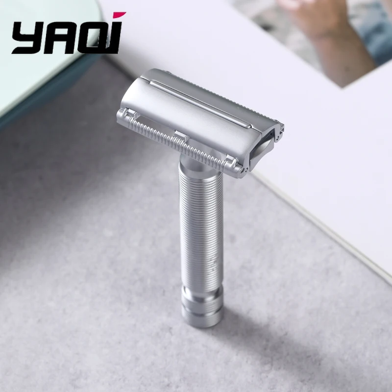 ماكينة حلاقة آمنة بلون كروم غير لامع من ياكي مونارك