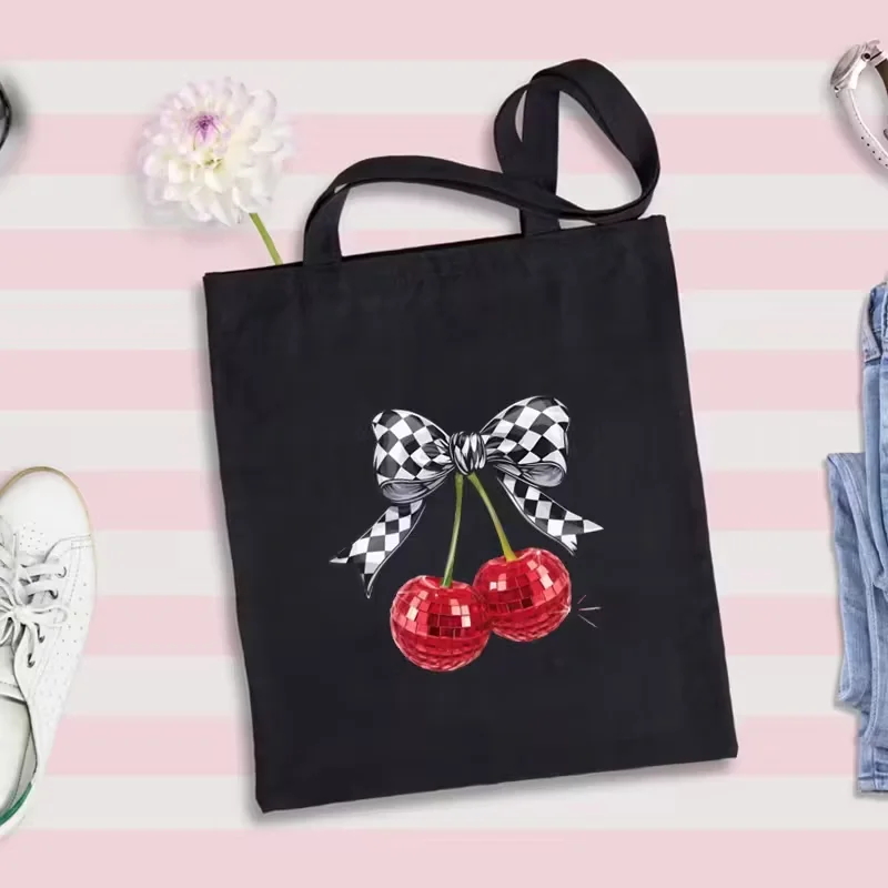 حقيبة كتف كبيرة من Cherry Hearts Freedom Love Sweetness مع حقيبة كتف لطيفة على شكل كرز وقلب للتسوق والشاطئ والنزهة