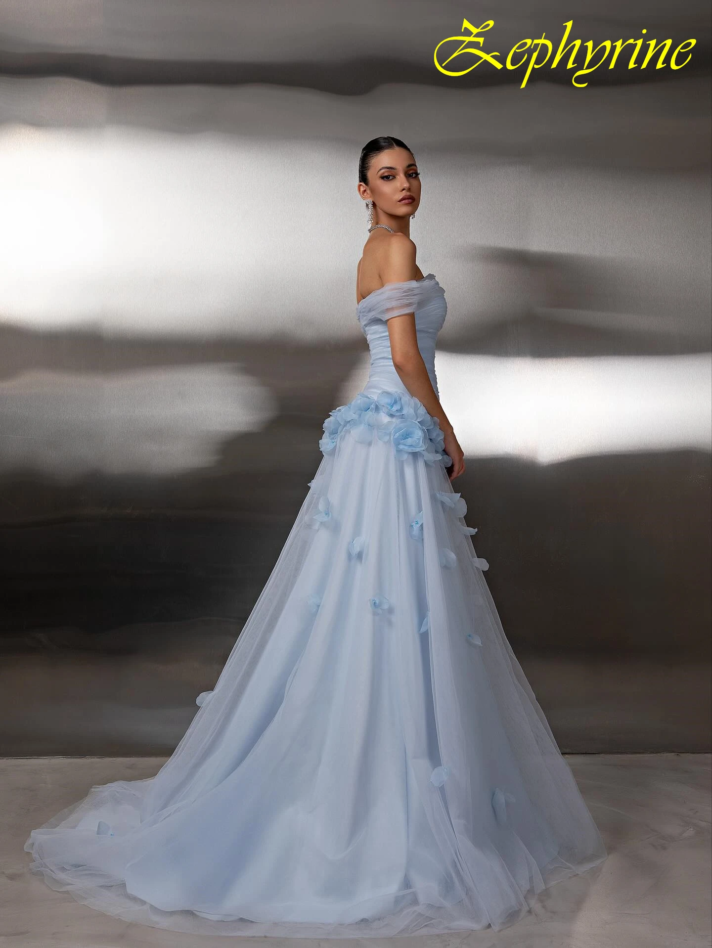 Abito da sera formale elegante con scollo a barchetta a-line personalizzato. Abiti da cerimonia delicati su misura. Abito da festa moderno alla moda