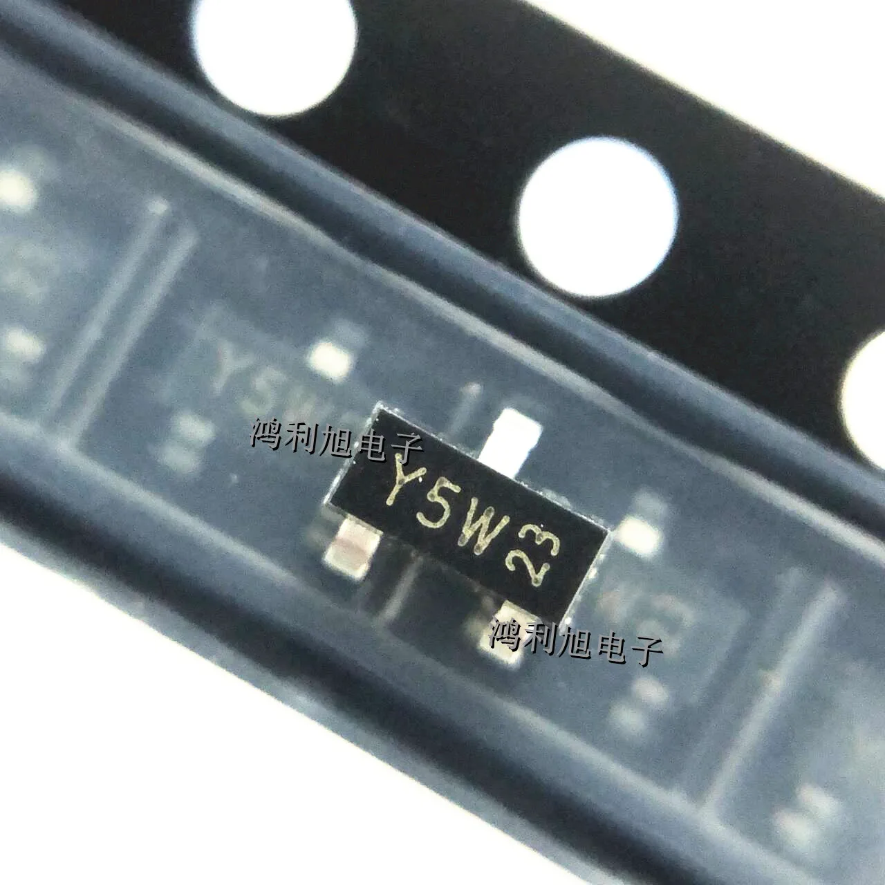 

100PCS/Lot BZX84-C16 MARKING: Y5W Diode Zener Single 16V 5% 250mW 3-Pin SOT-23 T/R