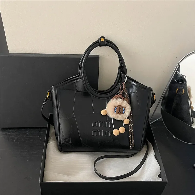 

2025Trendy Vintage Spacious Underarm Shoulder Bag Casual Commuter Women Handbag
