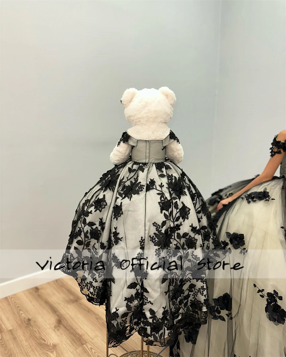 Elegany Black Personalized Quinceanera Teddy Bear Dresses Beaded Lace Appliques Sweet Sixteen Bear Off The Shoulder Ball Gown