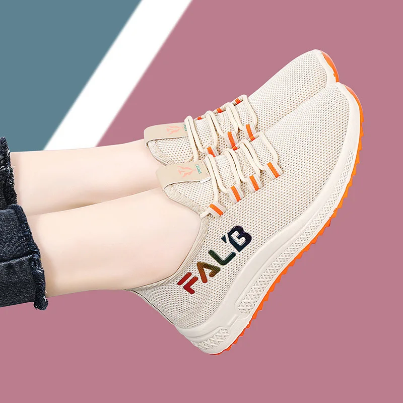 

The new fashionable and lightweight white sneakers and sports shoes are breathable, fashionable and casual for daily wear