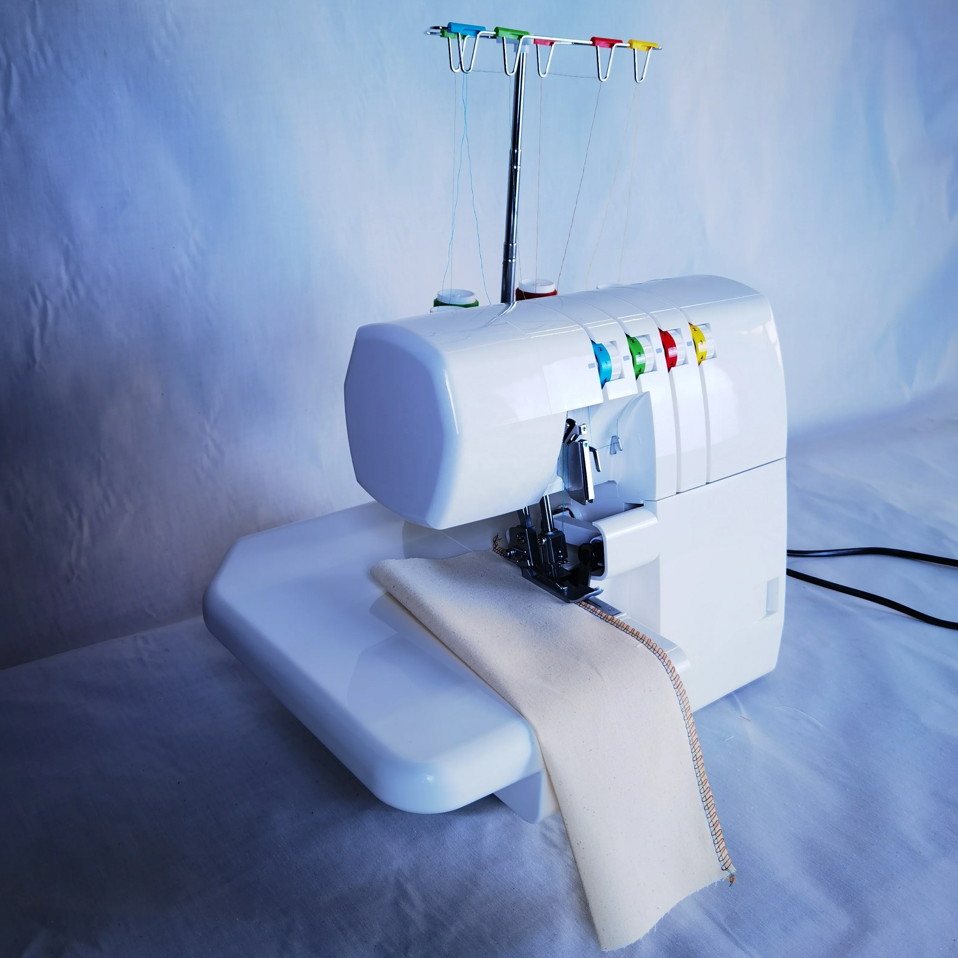 Picture 4: Hot Selling Overlock Heavy Duty Sewing Machine With Low Price With Automatic Thread Winding
