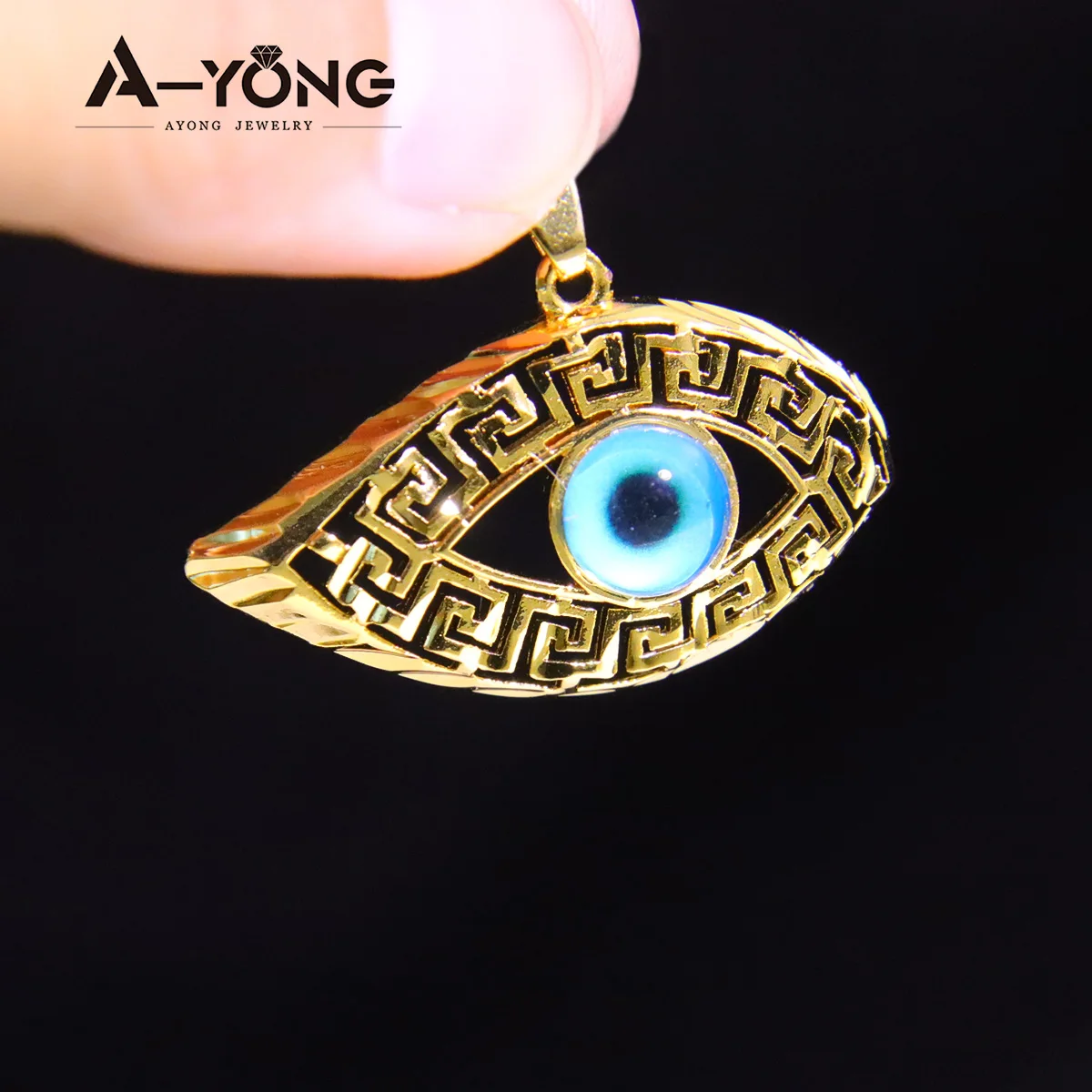 Arab Personality Gold Color Tassel Pendant 18k Gold Plated Turkish Fashion Evil Eyes Pendants Womens Mens Vintage Jewelry