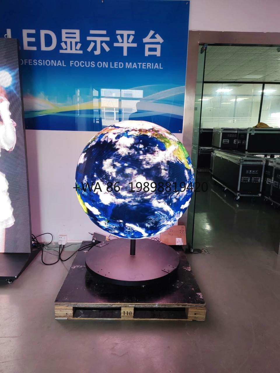 Artwork ball shaped LED display screen, P3.91