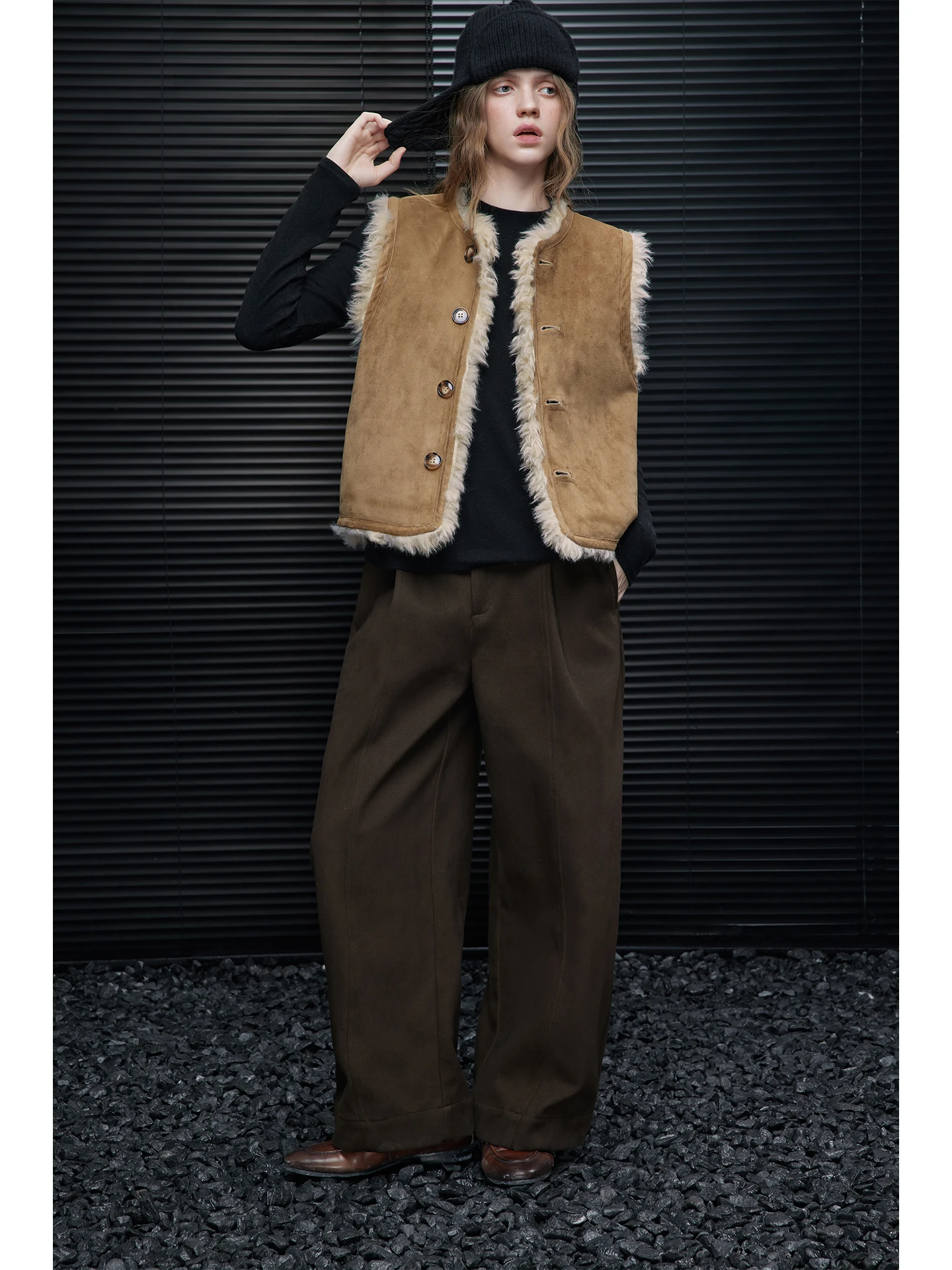 

Khaki Suede Double-Sided Wear Women's Vest Jaet 2025 Winter New Sle Street Sle Thiened round Ne Single Button Closure