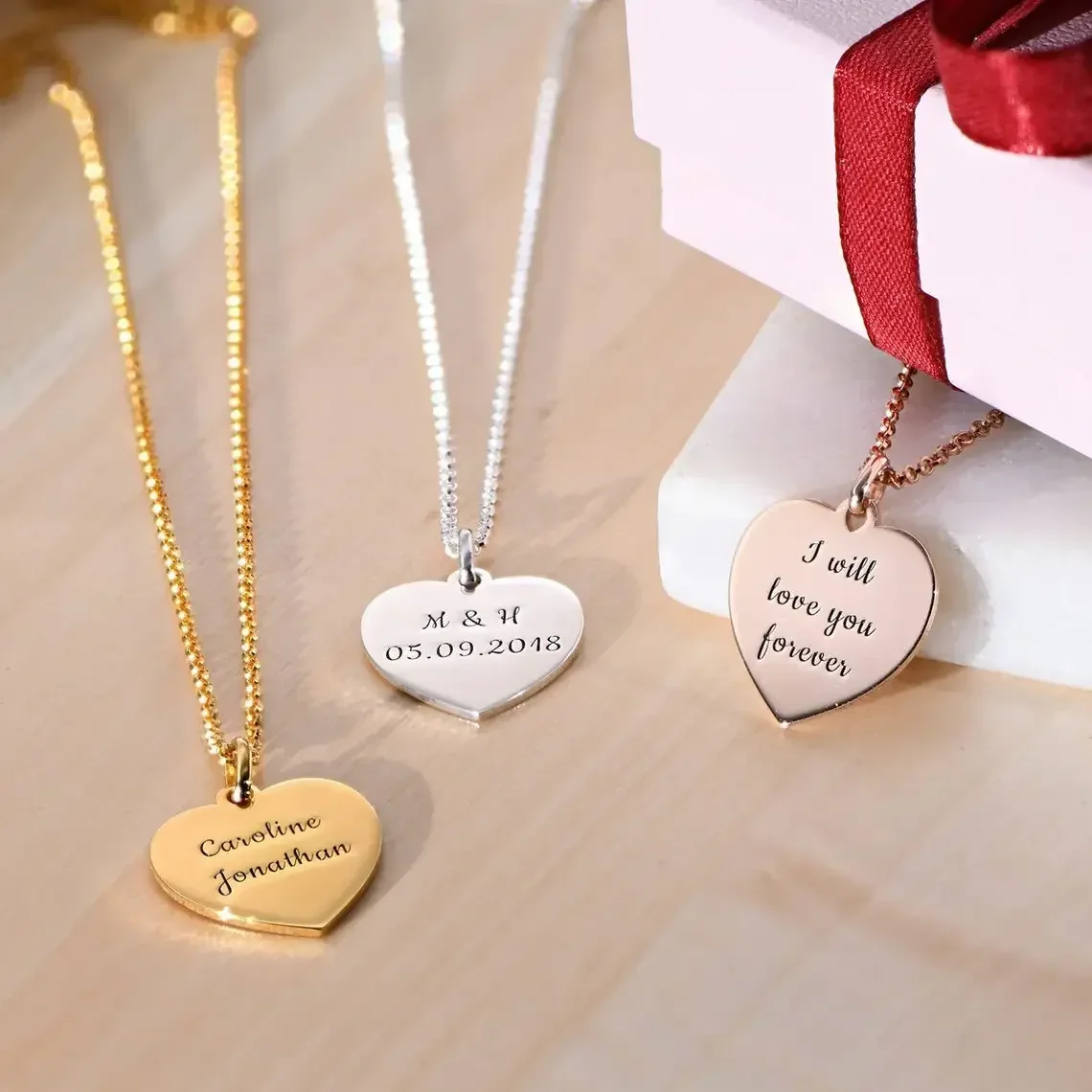 Custom Engraved Gold Women\'s Heart Pendant Necklace Personalized Jewelry Customized Christmas Gift for Her Friend Mom Girlfriend