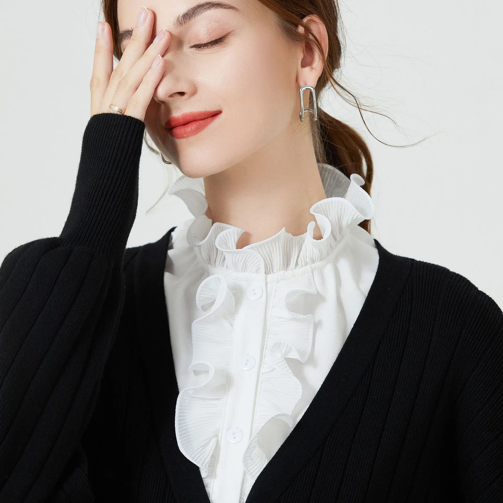 衣類アクセサリーレース甘いフェイクカラー子供秋と冬ベースオールマッチカールシャツ白耳女性