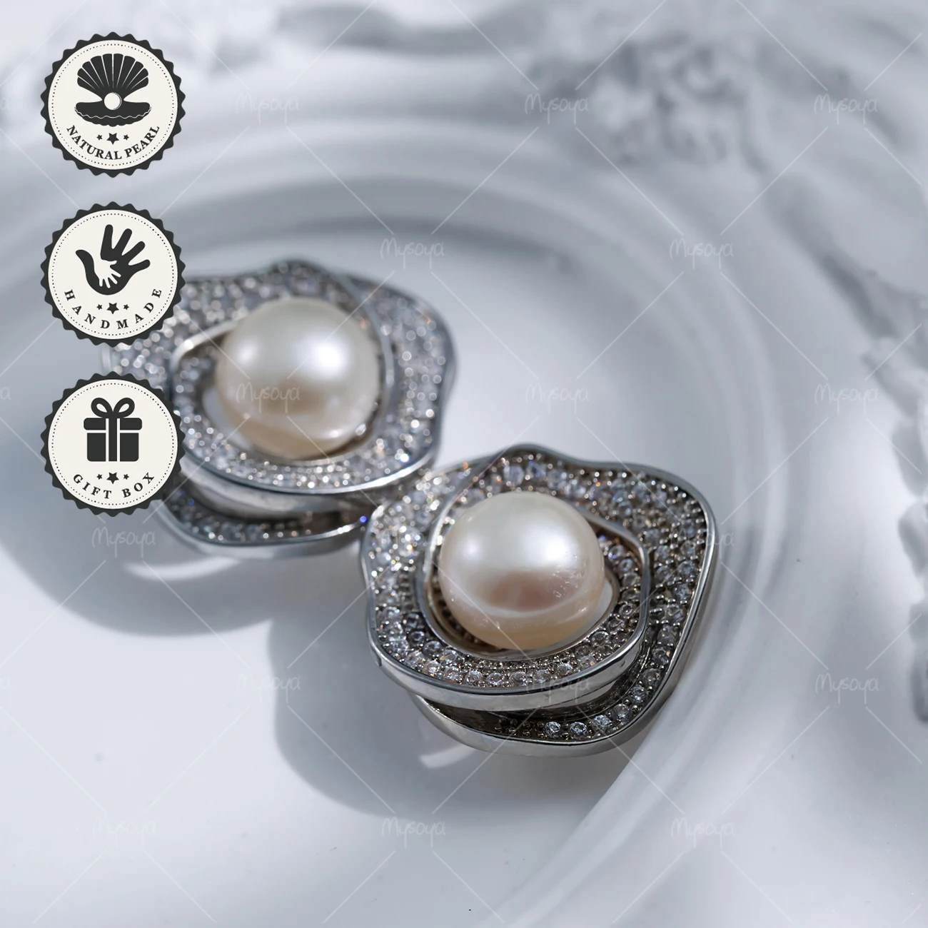 

Серьги-гвоздики MYSOYA с белым пресноводным жемчугом 8-9 мм, серебристые, в форме нерегулярного цветка, в подарочной коробке, подарок на день рождения, подарок на День святого Валентина