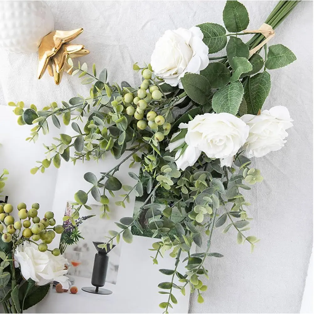 زهور صناعية بيضاء كبيرة - ورود من الحرير الصناعي وأوراق الأوكالبتوس لباقات الزفاف، وترتيبات الزهور، وقطعة مركزية للطاولة