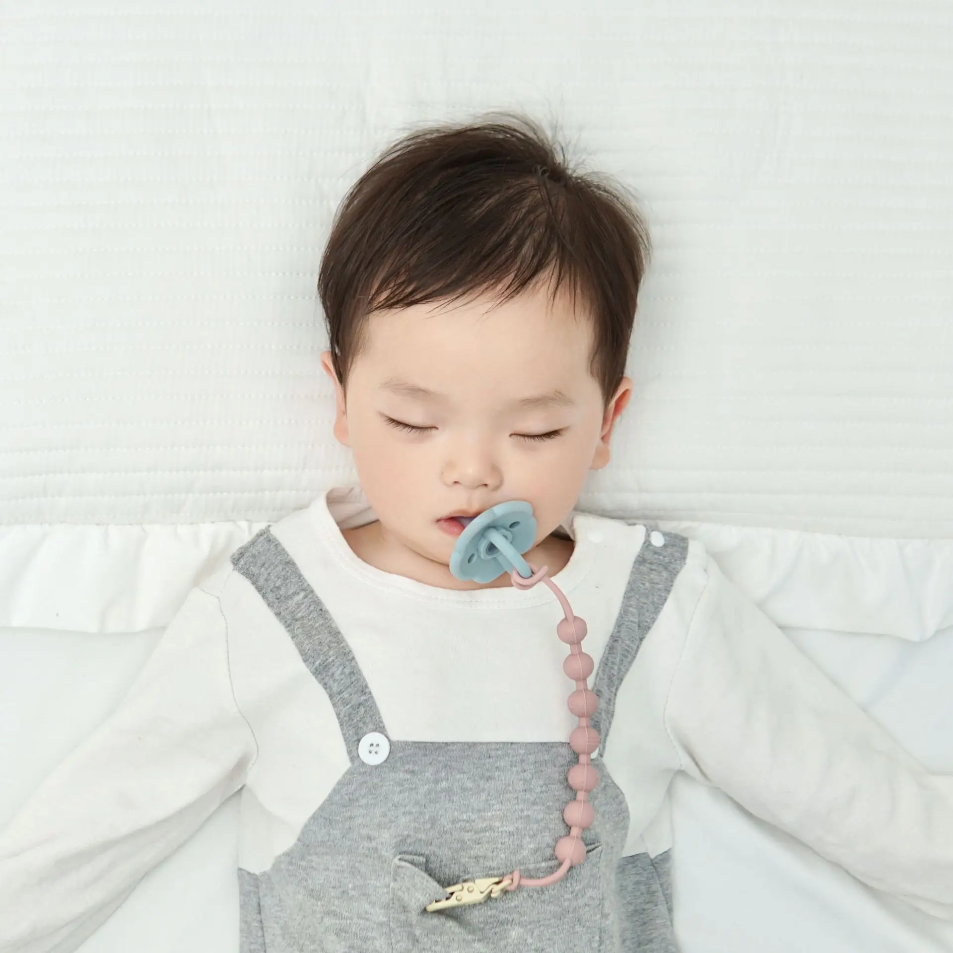 

Solid Color Soft Silicone Chain Baby Pacifier Gum Chain Bite Music Teeth Grinding Stick Toy Anti Loss Rope Babies Accessories