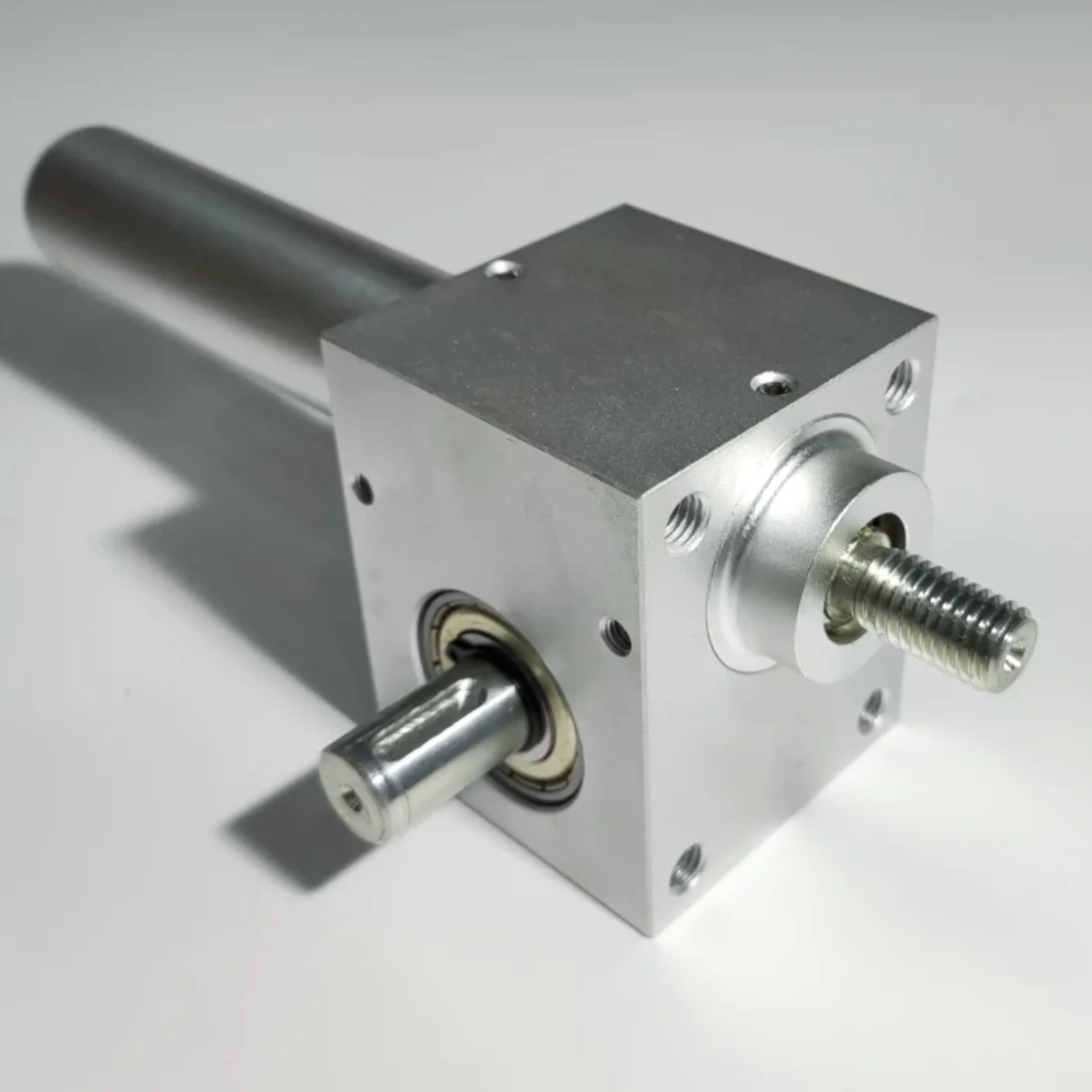 

1: 0.4 Small Worm Gear Screw Lift 15mm Shaft Large load High-precision Fine-tuning Device Aluminum alloy Shell 1000N
