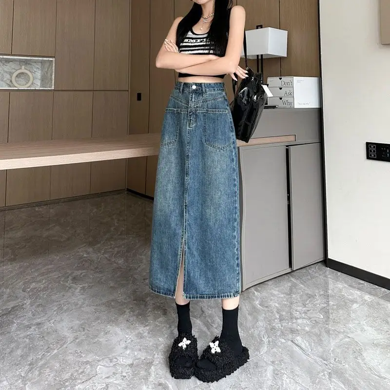 

Slit denim skirt that covers the hips, exquisite women's clothing2025New trendy high-waisted styleaA bodycon skirt that conceals
