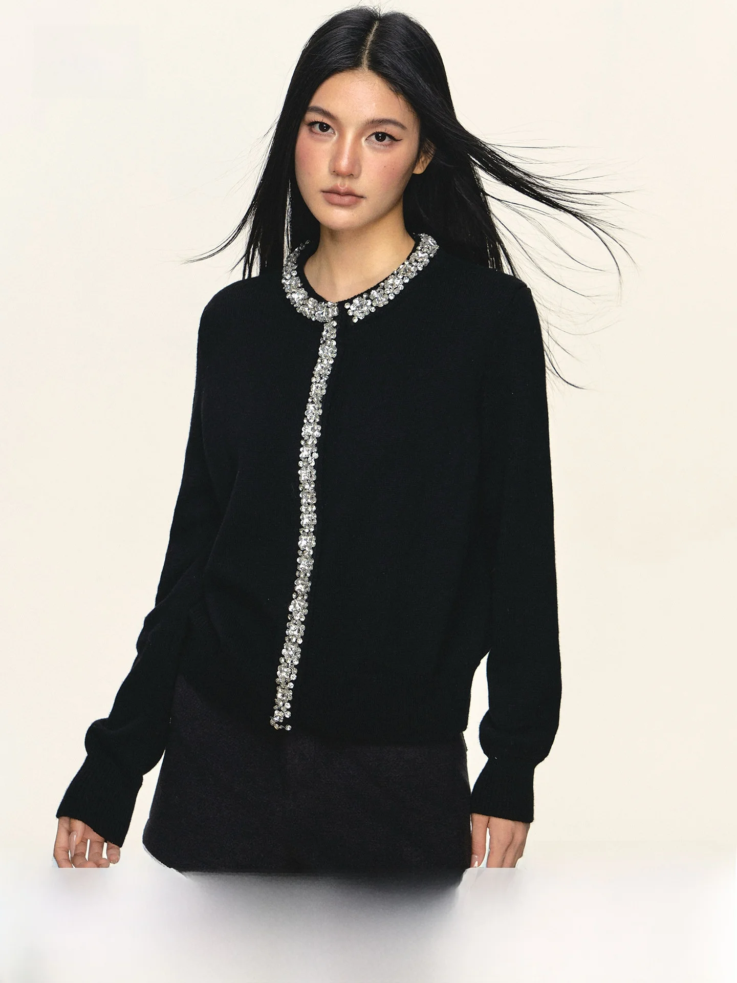 

Элегантный шерстяной вязаный свитер с круглым вырезом и встроенными стразами, повседневный, с длинными рукавами, женский, модный, весенний, высококачественный, универсальный, Anna Aneae