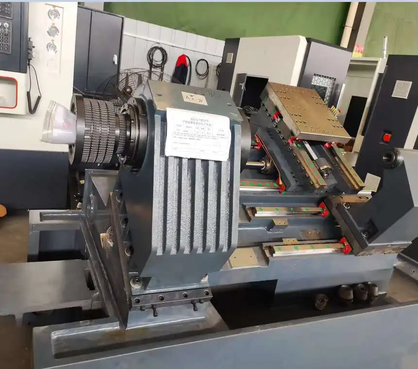 Turning Metal Cutting Lathe With CNC Tuirning Center