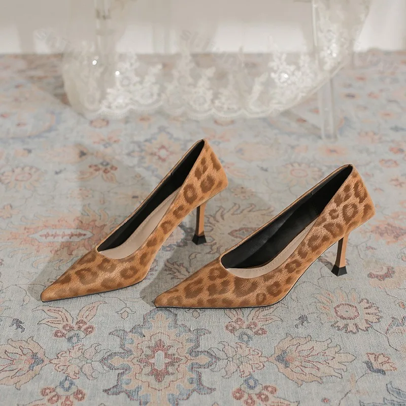 

Women Shoes 2025 Spring New Fashion Pointed Toe Thin Heels Stripper Pumps Women Sexy Elegant Medium Heel Leopard High Heels