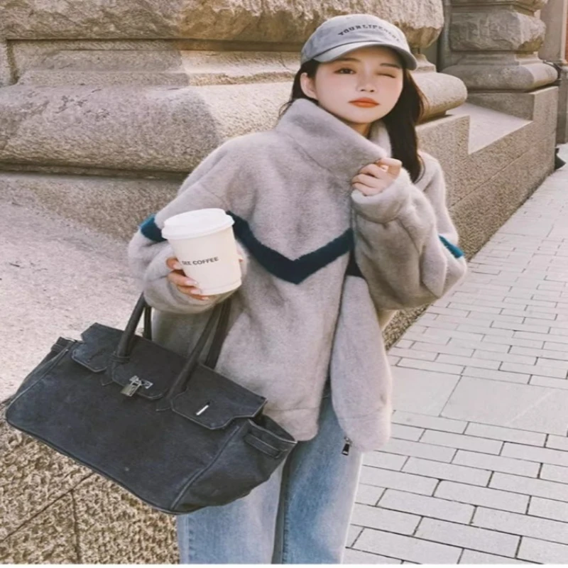 New in Autumn Winter Fashion Women's Stand Up Collar Zipper Thickened Casual Fashion Faux Fur Wool Jacket Women's Coat Top