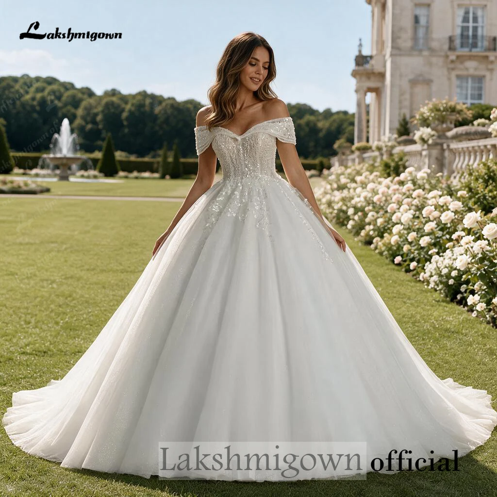 Schulterfreies Brautkleid mit Perlen, Pailletten und Spitze, glitzerndes Tüllkleid mit Hofschleppe, maßgeschneidert – Detail 5