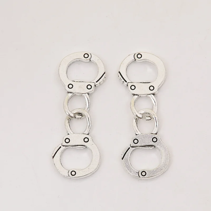 New 10pcs/Bag Cool Literary Artistic Retro Handcuffs Pendants Ancient Bronze Silver Gold Color Diy Zinc Alloy Jewelry Decroation