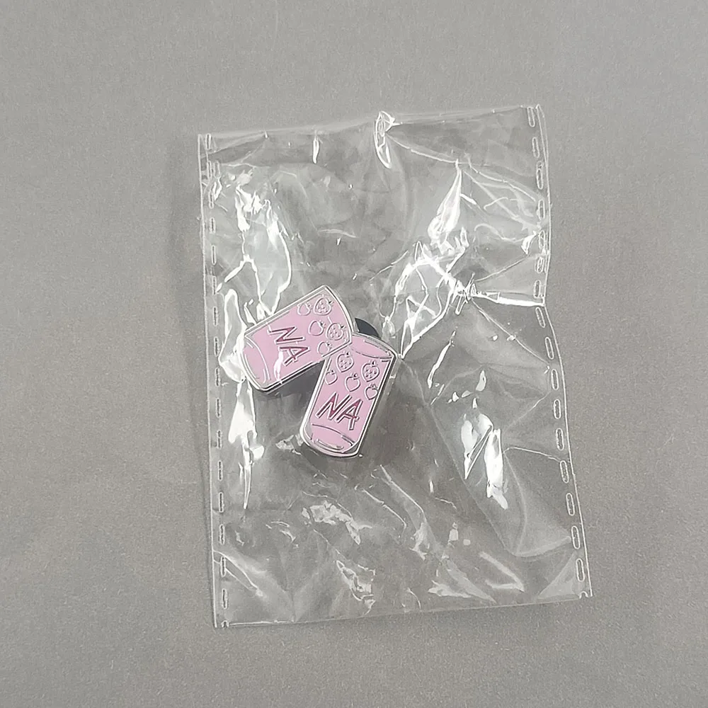 Anime NANA Brosche Rosa Erdbeer-Glasbecher Anstecknadel Ai Yazawa Shojo Manga Abzeichen Kawaii Fan-Schmuck Geschenk – Detail 9