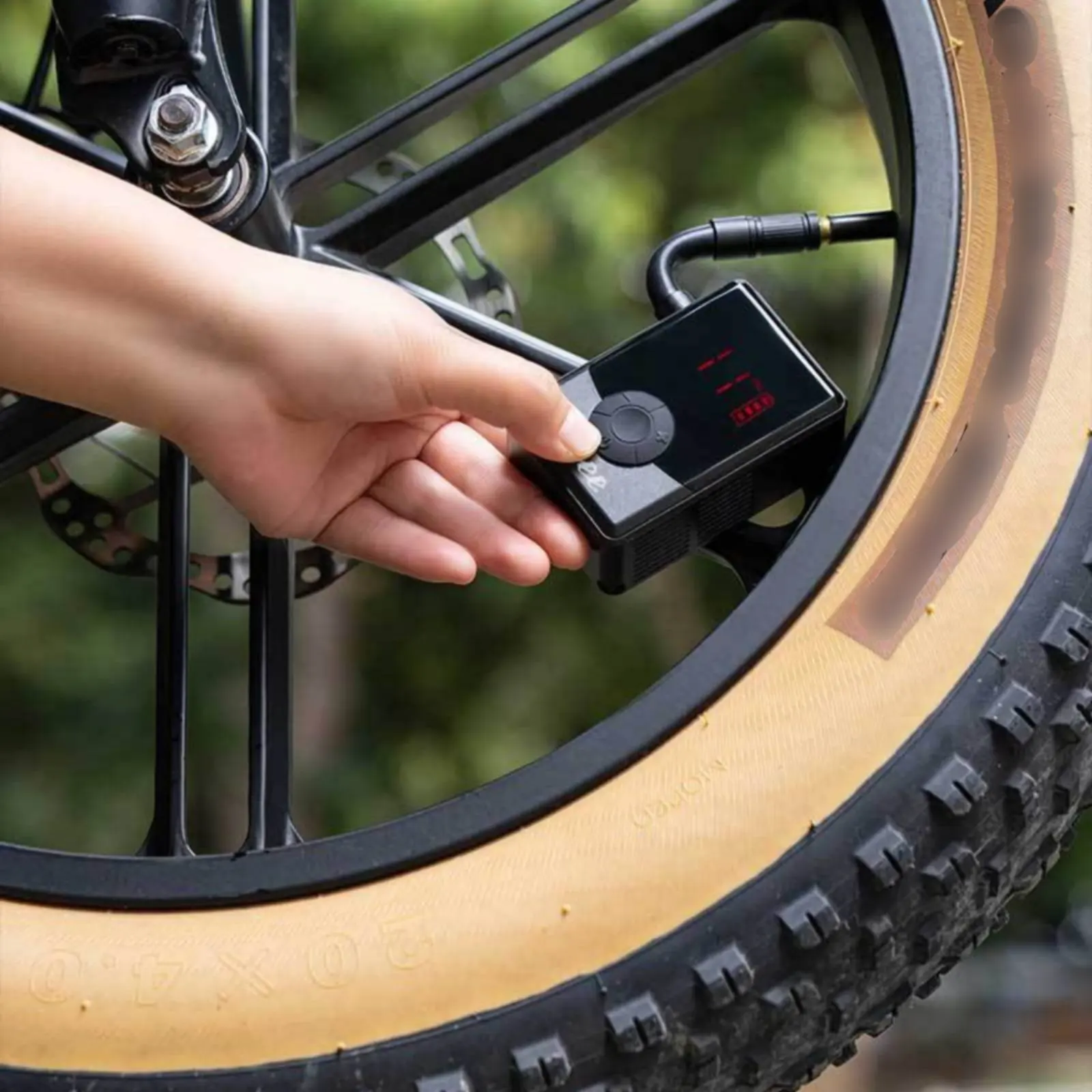 

Mini Electric Bike Pump Quick Inflation Rechargeable Bike Inflator Portable Cycle Pump Fast Inflate Lightweight for Cycling