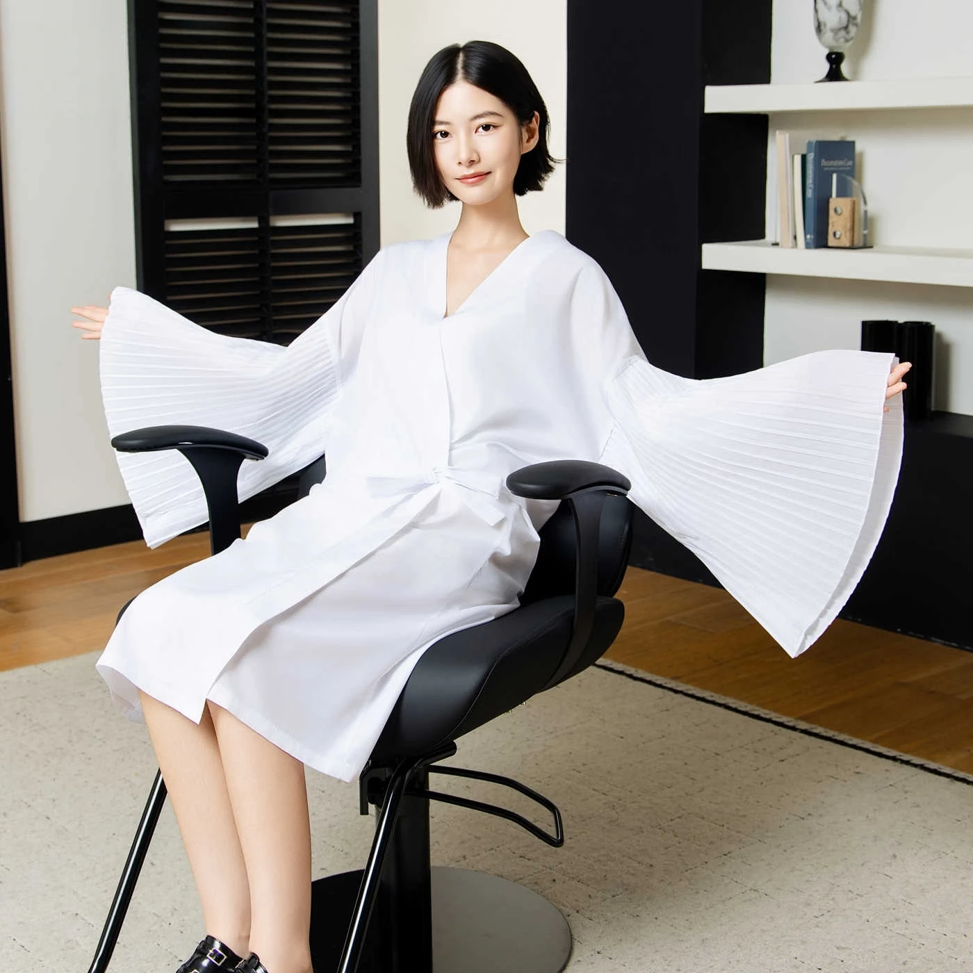 Pleated Long Sleeve Hairdresser Robe Hair Salon Hairdressing Smock Beauty Salon Gown Barber Hair Dyeing And Perming Work Clothes