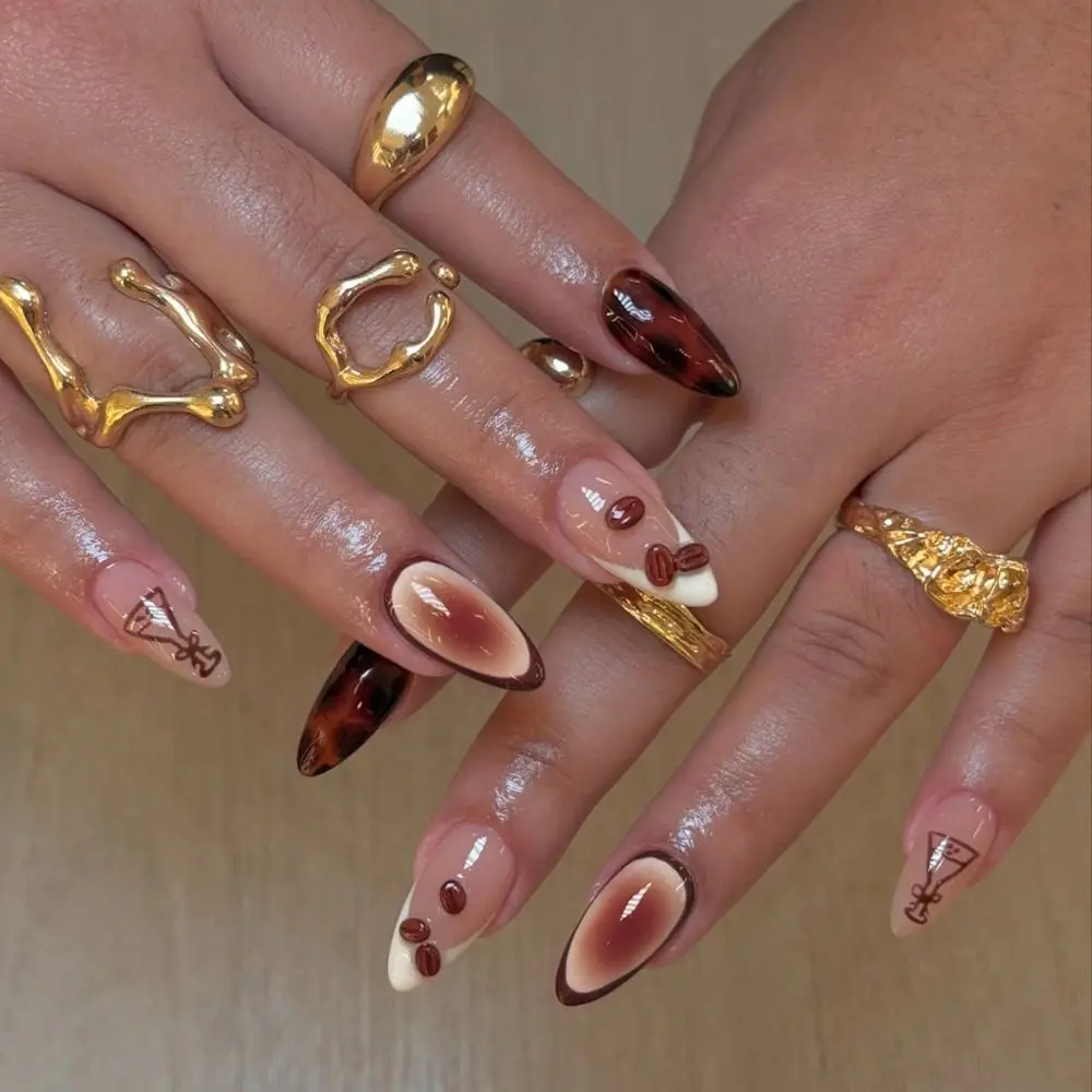 

24 шт., длинные миндалевидные накладные ногти, звездные золотые рябь, французские белые края, накладные ногти, съемные типсы для ногтей с клубникой Авроры, женские