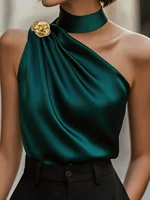 Chemisier chic asymétrique en satin drapé vert foncé, haut sans manches pour femme, idéal pour les soirées et le bureau 1