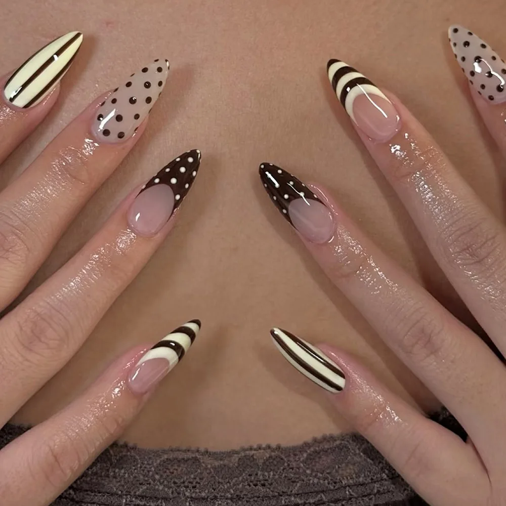Faux ongles épicés en amande pour filles, 24 pièces, à pression française, à pois/rayons imprimés, b