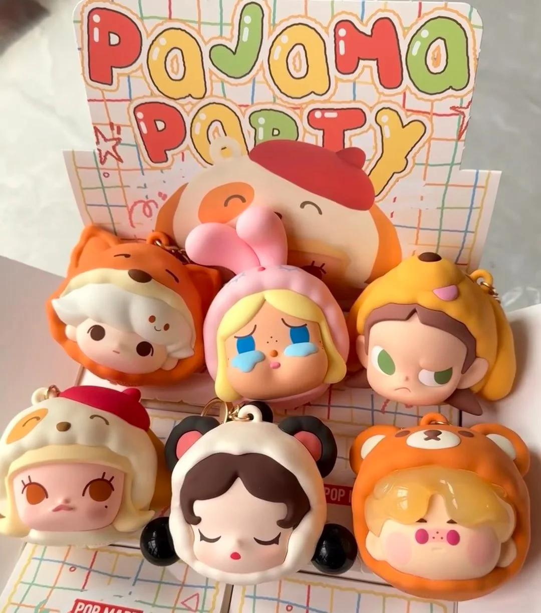 

Подлинная пижама In Spot Pop Bean, серия для вечеринок, сумка для наушников, слепая коробка, модные аксессуары, подарок на Хэллоуин, кулон, милые игрушки