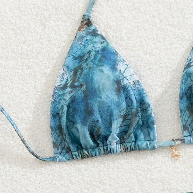 ​ ชุดบิกินี่ลายดอกไม้สไตล์เรโทรสำหรับผู้หญิงแบบใหม่ 3 ชิ้น ชุดว่ายน้ำเอวสูงผูกข้าง ชุดว่ายน้ำสำหรับวันหยุดพักผ่อนที่ชายหาด ​   บิกินี