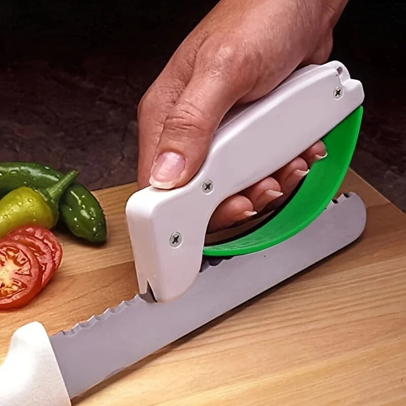 Upgrade Your Kitchen Knives with This Portable Knife Sharpener - Perfect for Outdoor Use!