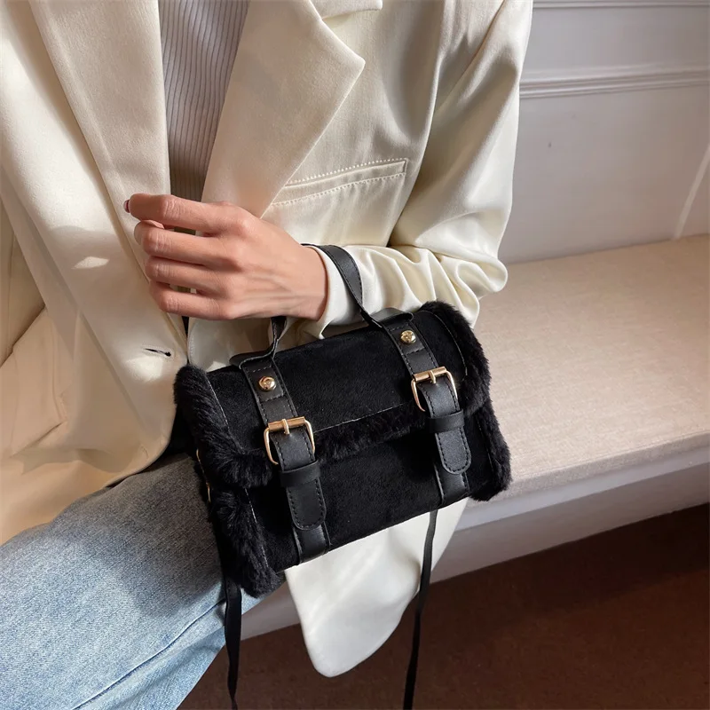 Winter Crossbody Bags for Women Shoulder Bag New Lamb Plush Velvet Bag Lady Small Square Handbag French Korea Style ショルダーウォレット