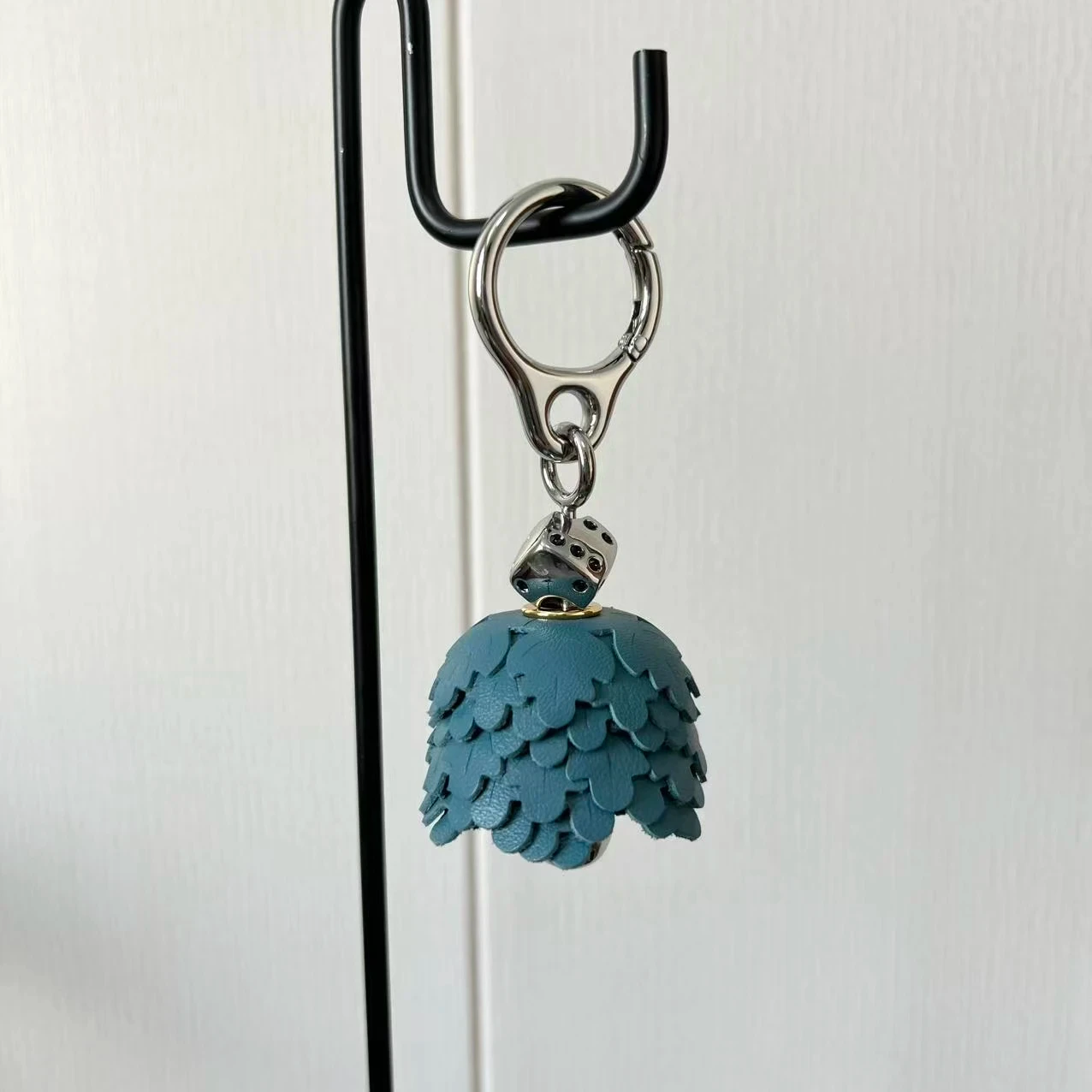 

Premium DIY Suede Keychain - Beads with Gold Accents for Luxury Handmade Gift Creations