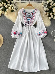 Ethnic Style Retro Embroidered Dress Women's Mid-length Waist Slim Lantern Sleeves Literary Gentle A-line Vestidos Women D1031