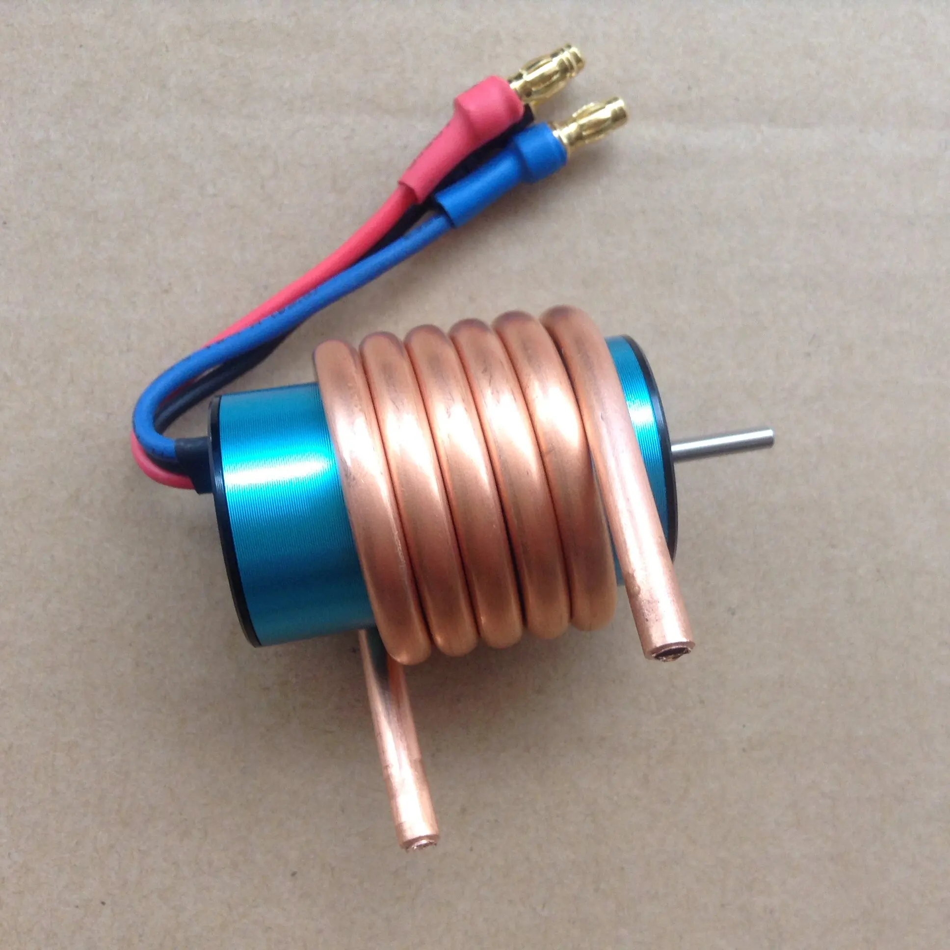 For 2440 Brushless Motor 4-pole 1/16 Car Model ship model violent motor 4500KV with water-cooled Copper Ring Sleeve