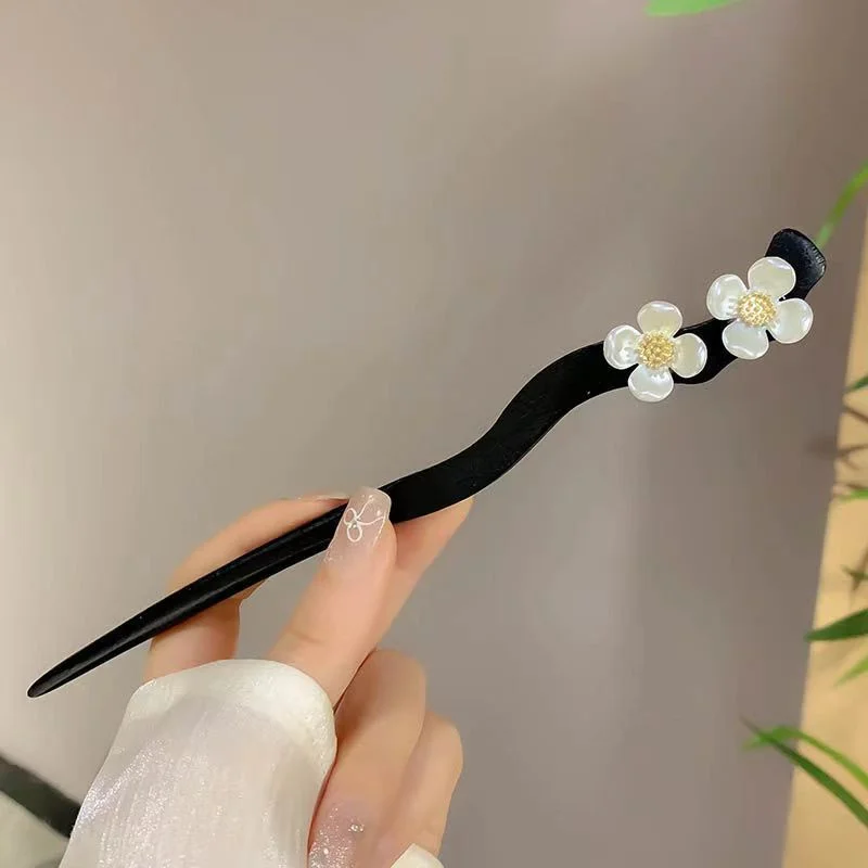 3 White flowers