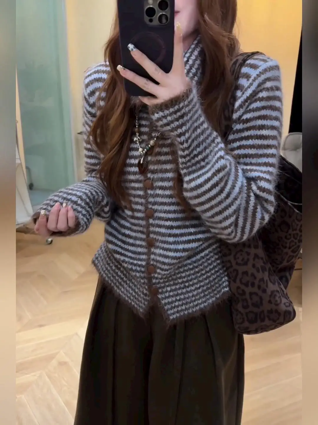 

Вязаный открытый кардиган в сине-коричневую полоску в стиле ретро, женский свободный утягивающий мягкий длинный свитер свека, весна-осень, новый Sle