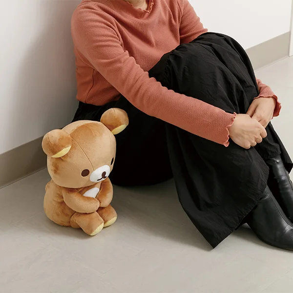 

Rilakkuma плюшевый грустный обнимающий колено Rilakkuma Kawaii декор комнаты плюшевый мишка милая пара медведь рождественские подарки для девочек