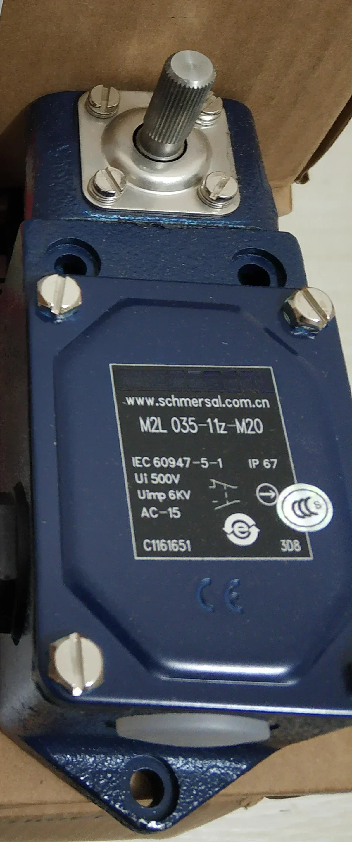 

AZ 16-12ZVRK-M16 switch new original