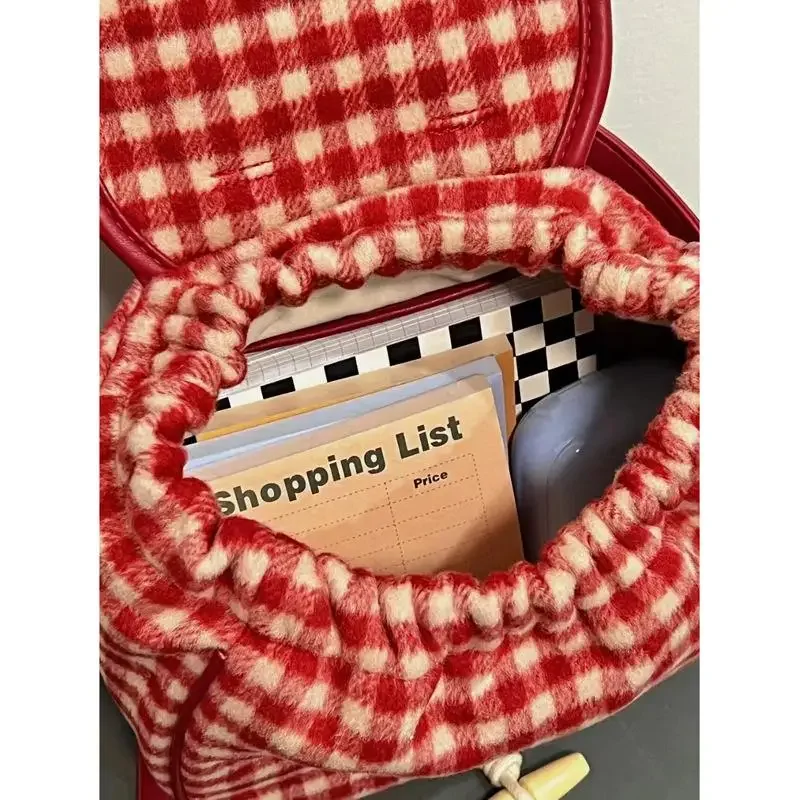 حقيبة ظهر Hello Kittys Child جديدة صغيرة للسفر خفيفة اتبع جسمك حقيبة مدرسية محمولة حقيبة تخزين شخصية أنيمي