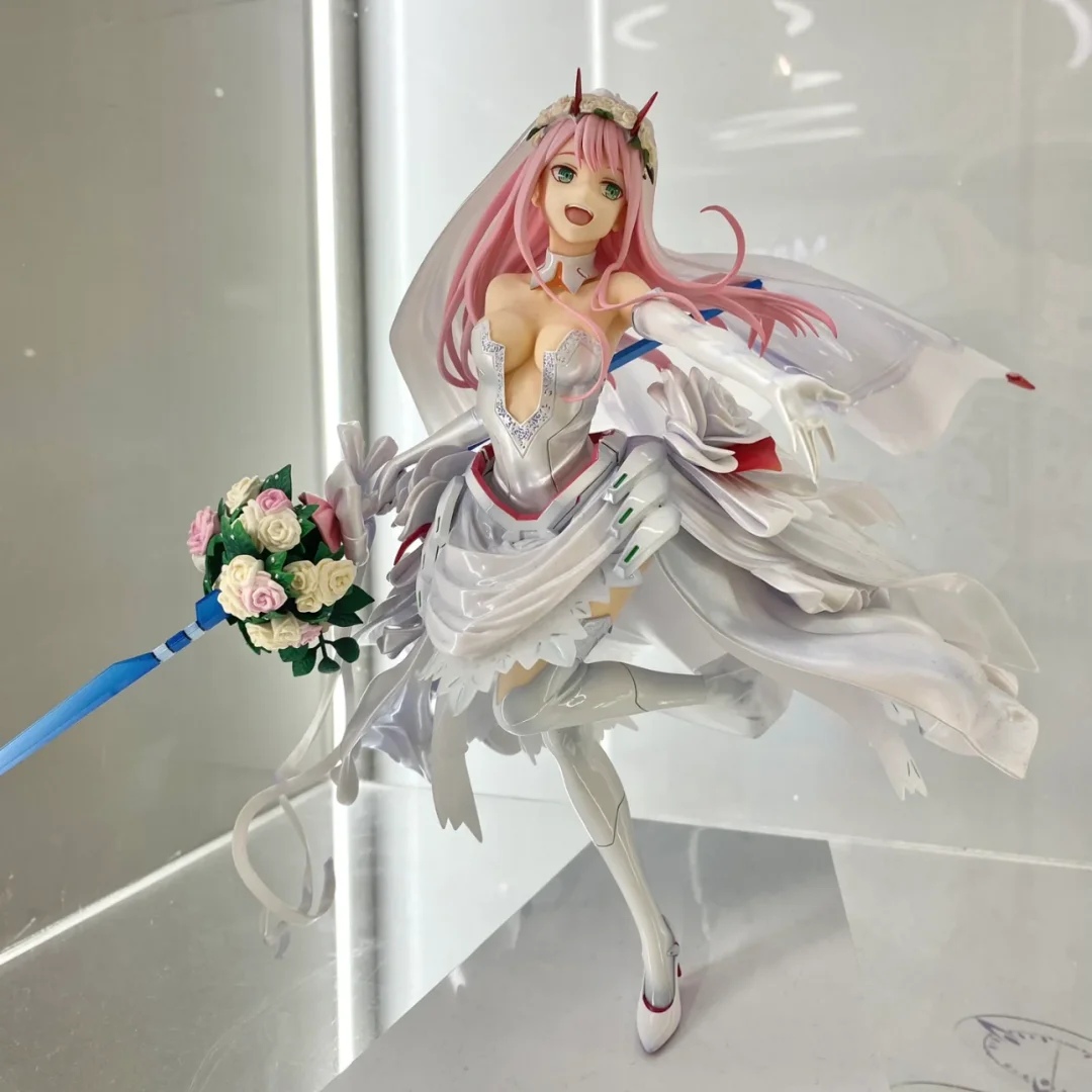 

Second Wedding Dress Flower Married Two Elements Hand Model Statue Lovely Beautiful Girl Animation Ornaments Action Figures toy