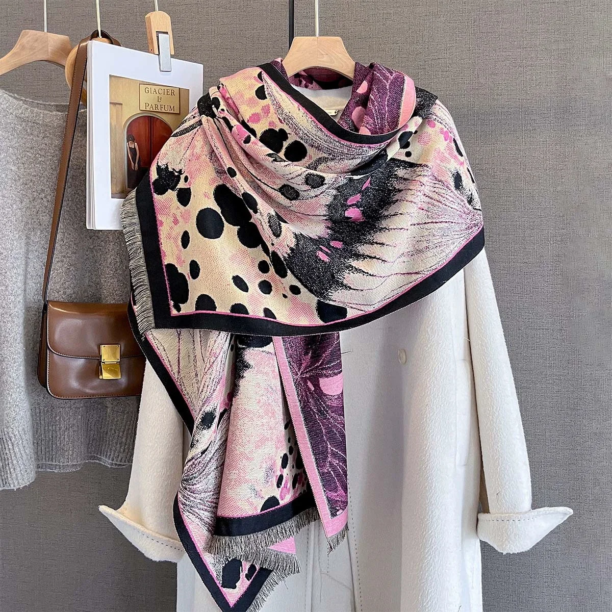 

Новые женские модные брендовые осенне-роскошные осенне-зимние теплые шали с принтом бабочки, шарф из пашмины Mujer Femme Bufanda