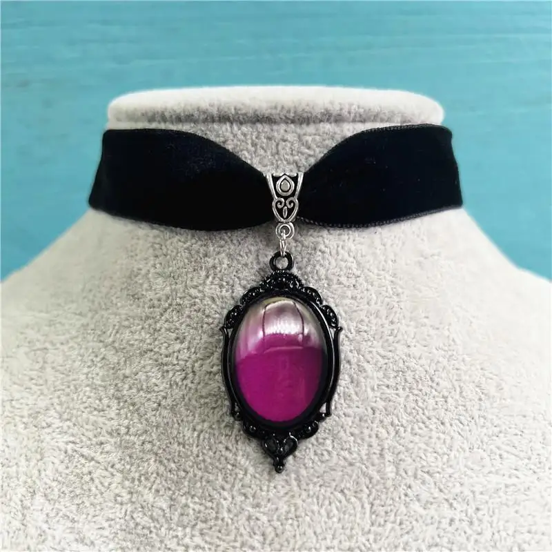 Gotischer Vampir-Cameo-Anhänger Choker Samt-Halskette für Frauen Mode Heidnische Hexerei Schmuck Mädchen Geschenke Kreative Punk-Halskette – Detail 1