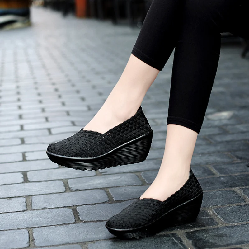 Estate donna Plus Size 35-42 per donna 2024 zeppe Platform Sneakers Fashion Weave Hollow Ladies mocassini Slip-on scarpe Casual