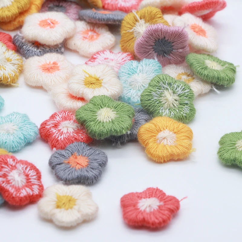 50 Stuks 15Mm Mini Multicolor Wol Breien Pruimenbloesem Bloem Voor Meisjes Pluche Haarspeld Kinderkleding Diy Decor accessoires