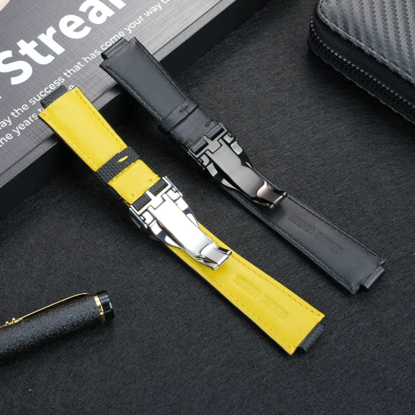 튜더 91210N 노스 플래그 폴라 타입 시리즈 플루오로러버 폴딩 버클 남성용 시계 밴드용 22x12mm 볼록 가죽 스트랩 팔찌