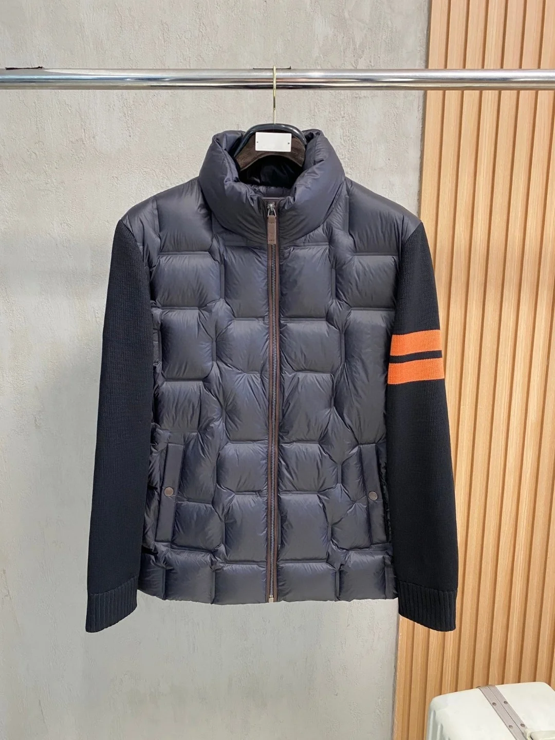 

Faionable Patchwork Color Blo Stand Collar down Jaet Men's Casual Busin Sle Autumn Winter Thiened Coat for Youth