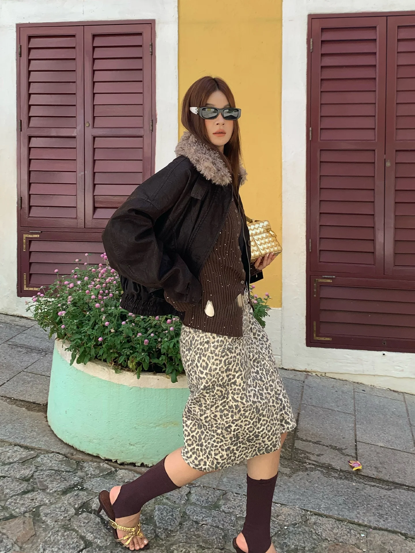 패셔너블한 레트로 탈부착 가능한 퍼 칼라 가죽 재킷 여성용 코트 가을 겨울 신상품 고급 디자인 감각 마르